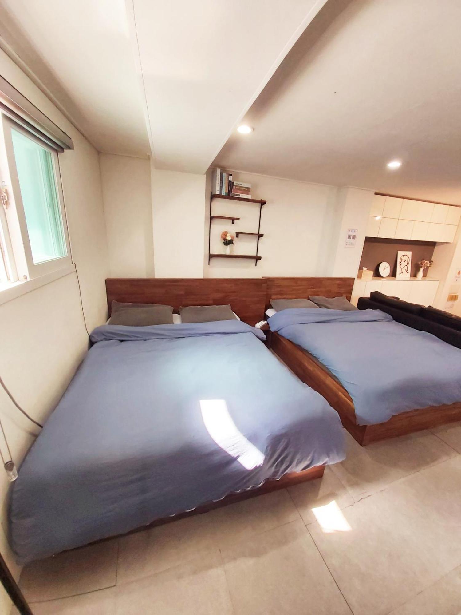 Blue Boat Hostel Myeongdong Seoul Exteriör bild
