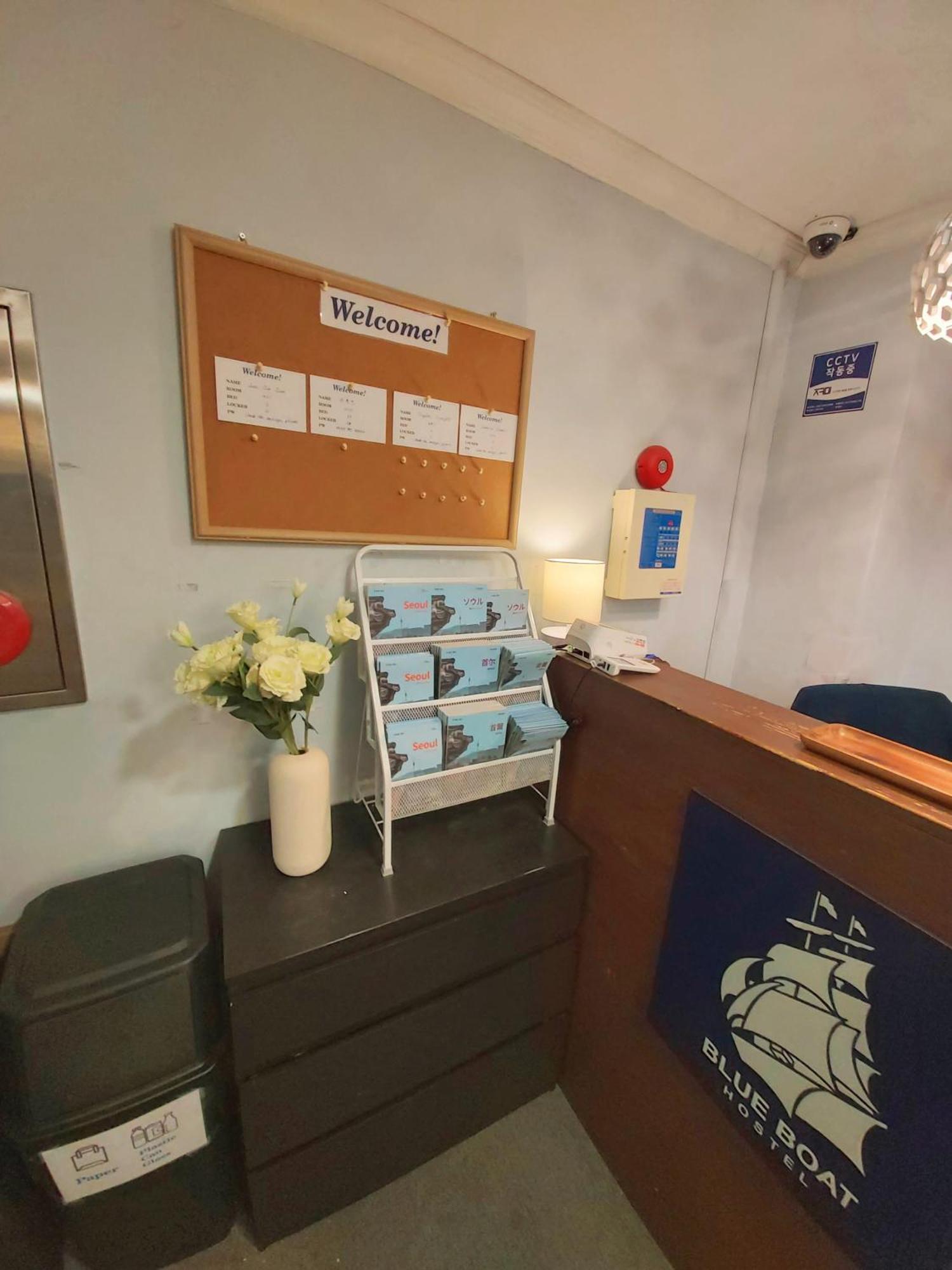 Blue Boat Hostel Myeongdong Seoul Exteriör bild